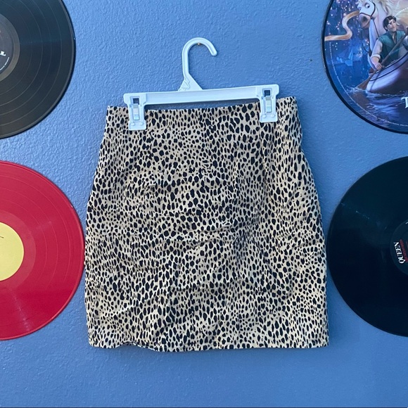 Brandy Melville Dresses & Skirts - Brandy Melville Cara Skirt